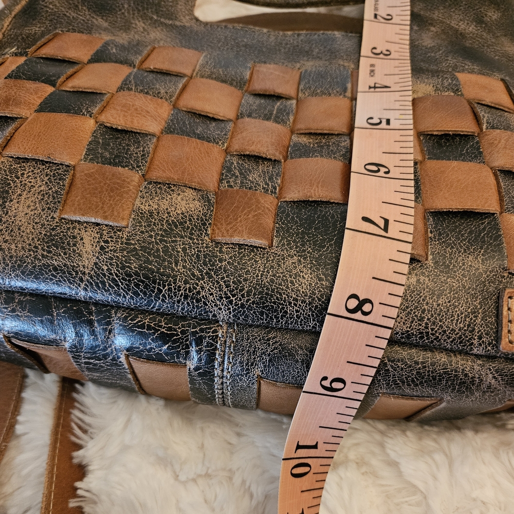 Bedstu Woven Leather Crossbody Bag - Picture 11 of 15